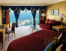 Jumeirah Beach Hotel 5* (Dubai, UAE)