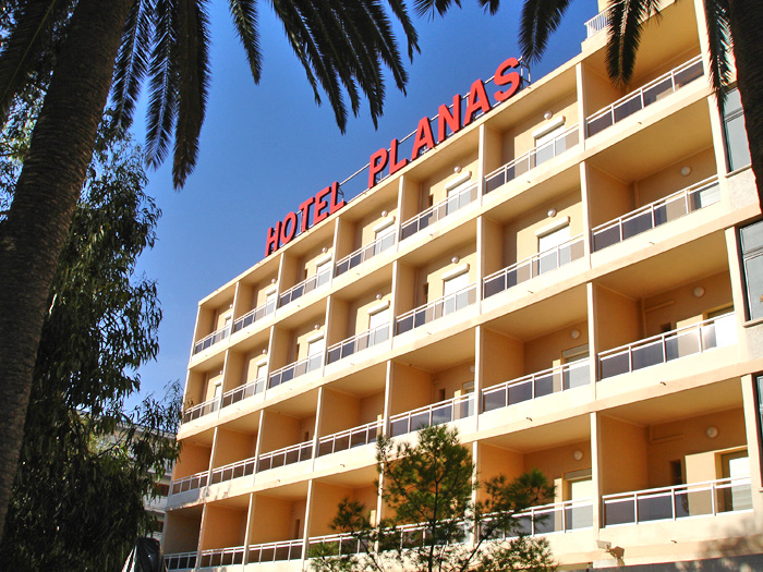 hotel planas salou telefono